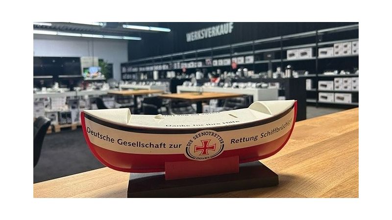 Sammelschiffchen der DGzRS im Werksverkauf