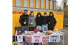 Schüler am Waffeln backen 