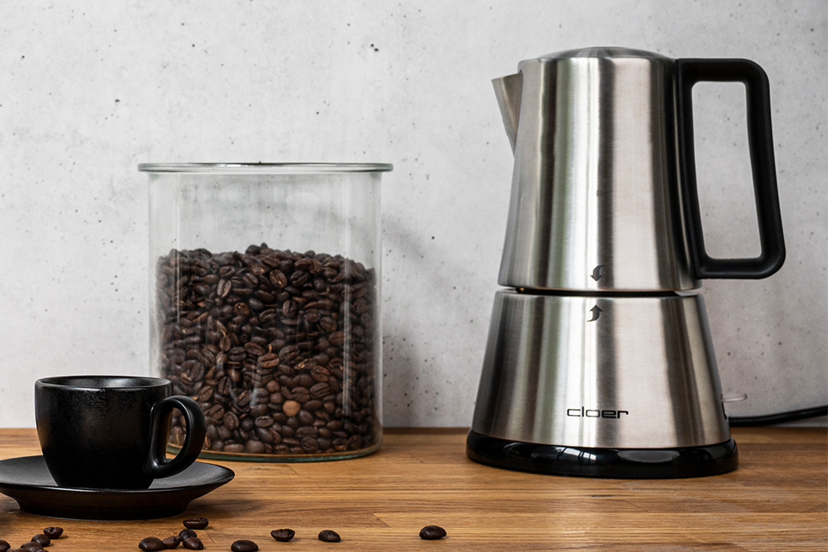 Moka Maker Cloer-5928 in der Kueche Espresso bzw. Moka daneben 